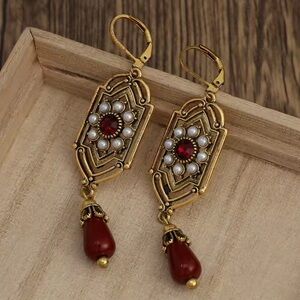 Vintage Marquis Bordo Gold Brass Earrings